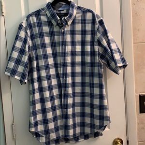 Short sleeve collared shirt
